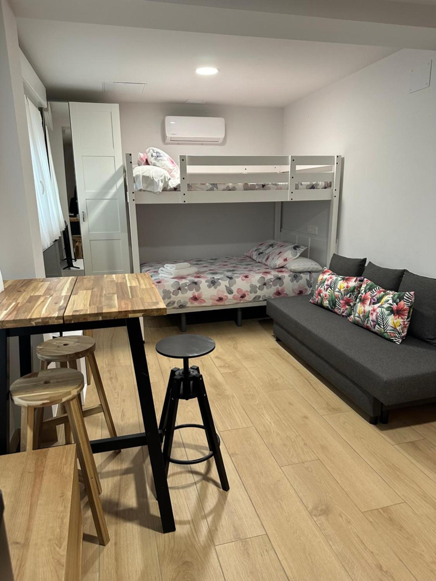 Apartamentos Turisticos Santa Apolonia 62 Avilés Eksteriør bilde