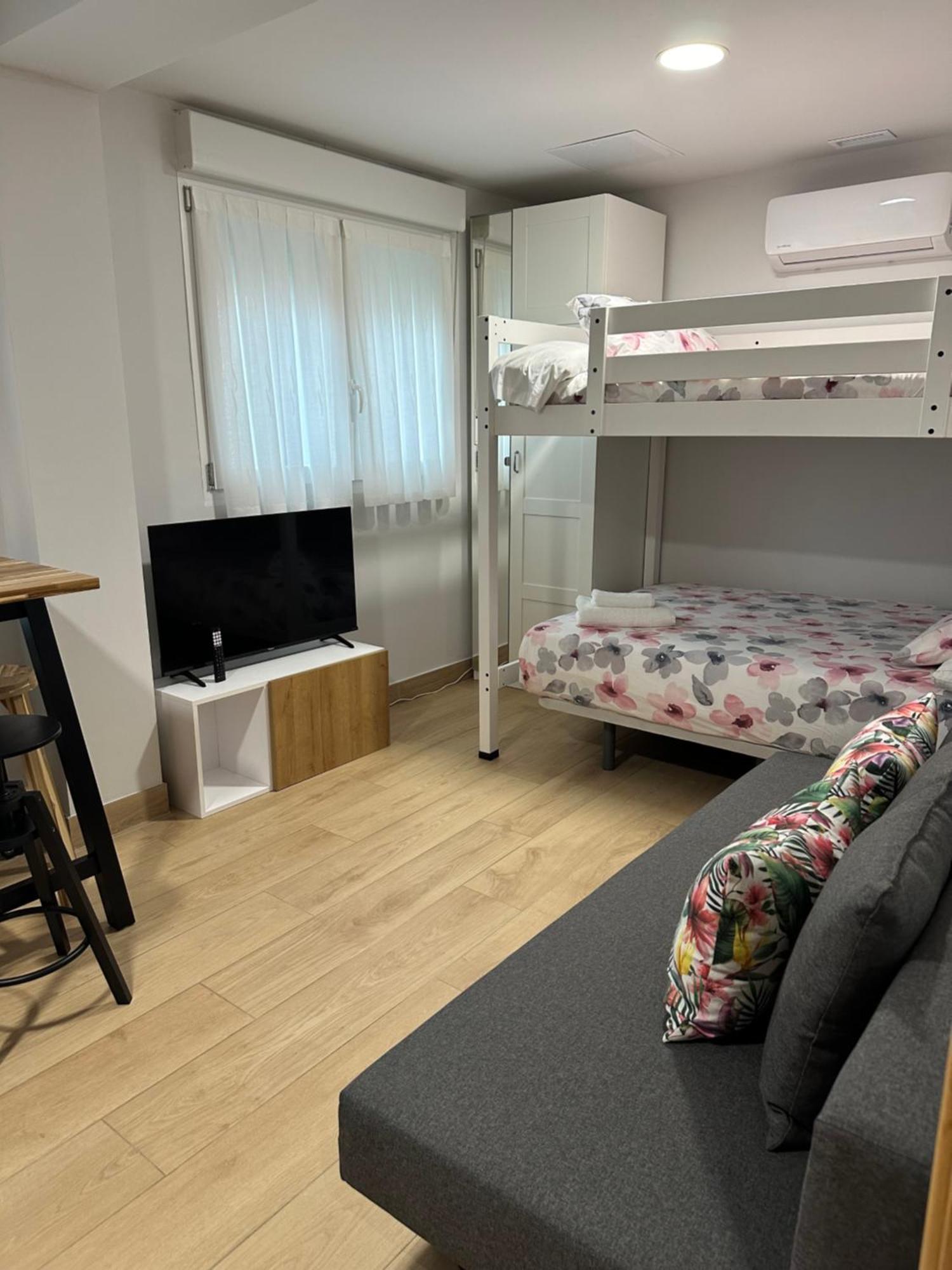 Apartamentos Turisticos Santa Apolonia 62 Avilés Eksteriør bilde